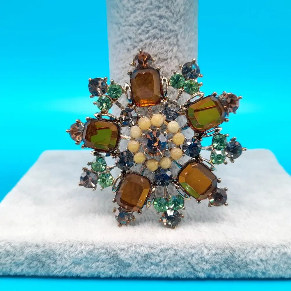 Vintage Snowflake Rhinestone Brooch, Topaz Green Rhinestones, Gold Tone